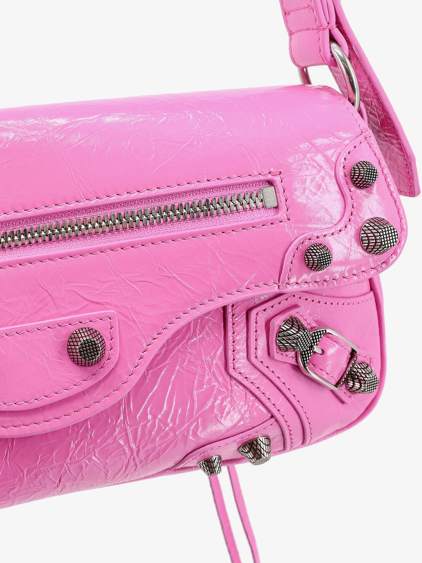 Leather shoulder bag with metal details