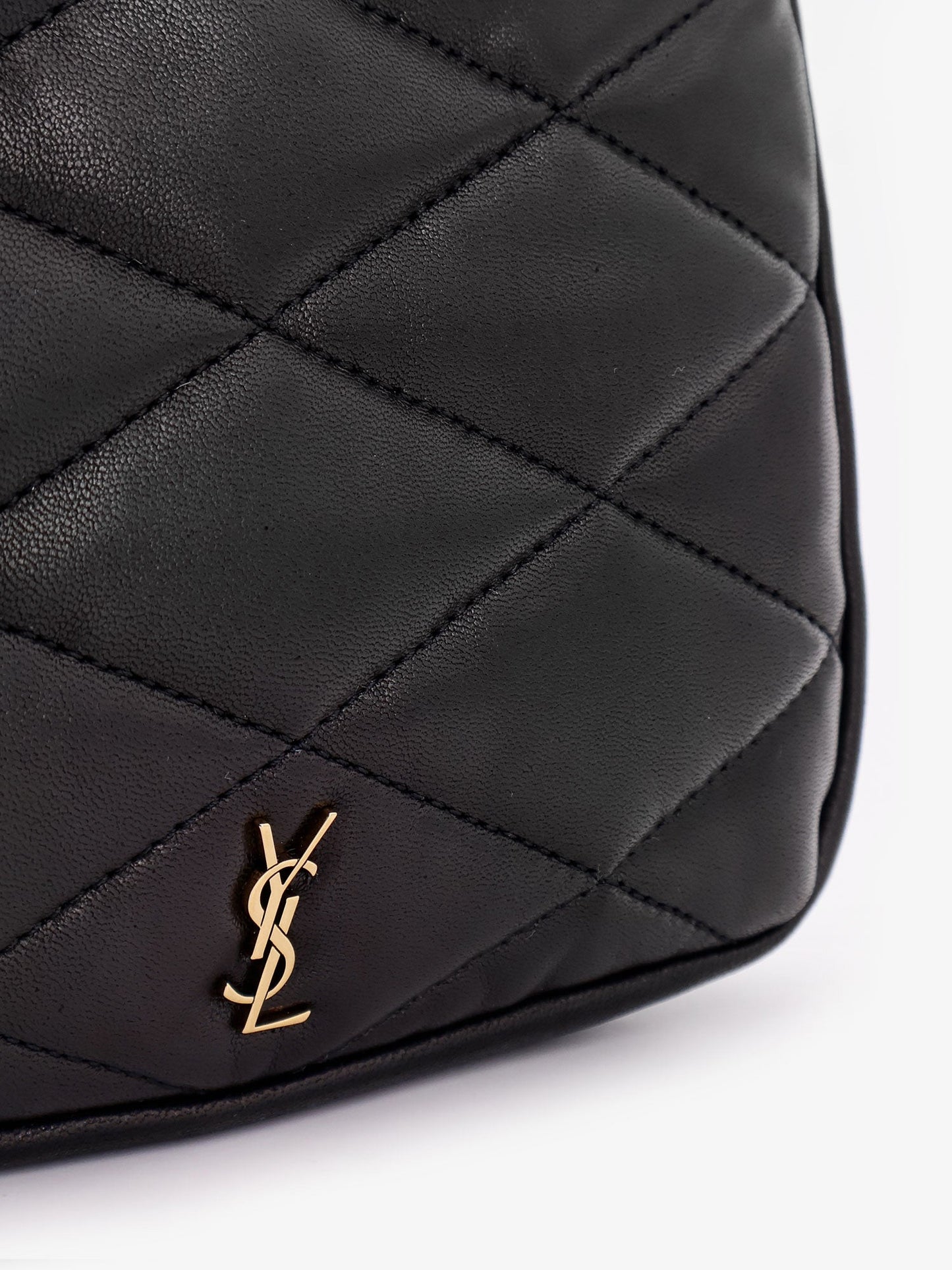 Matelassé leather shoulder bag with frontal monogram