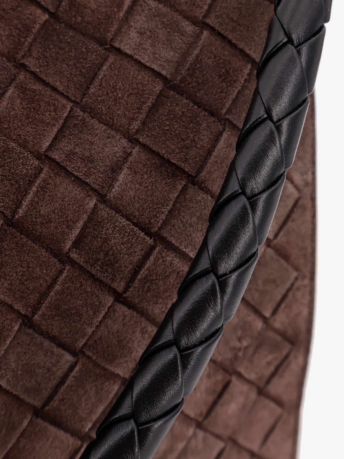 Boorsa a tracolla in suede con effetto Intrecciato