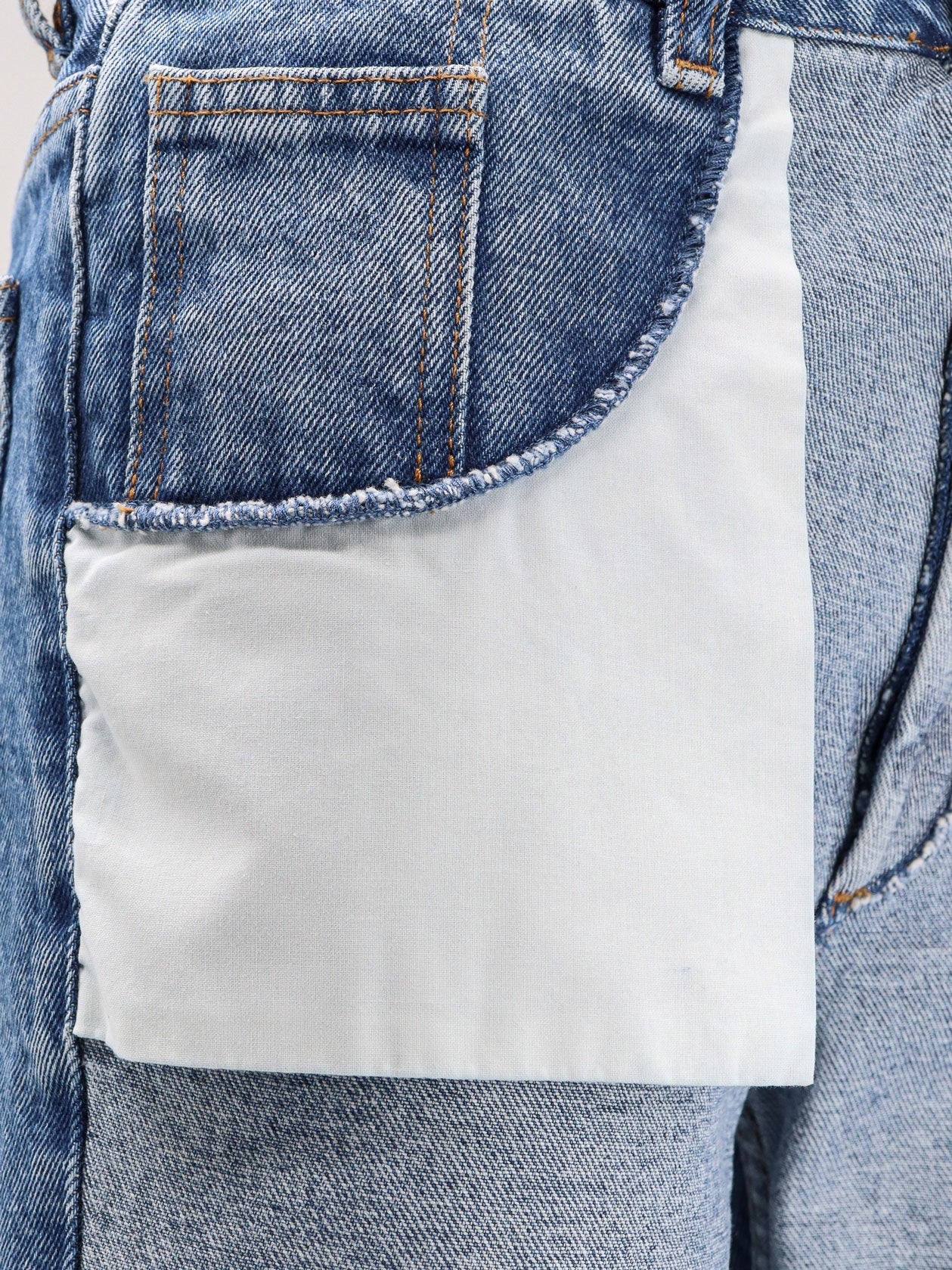 Jeans a gamba dritta con tasche rovesciate