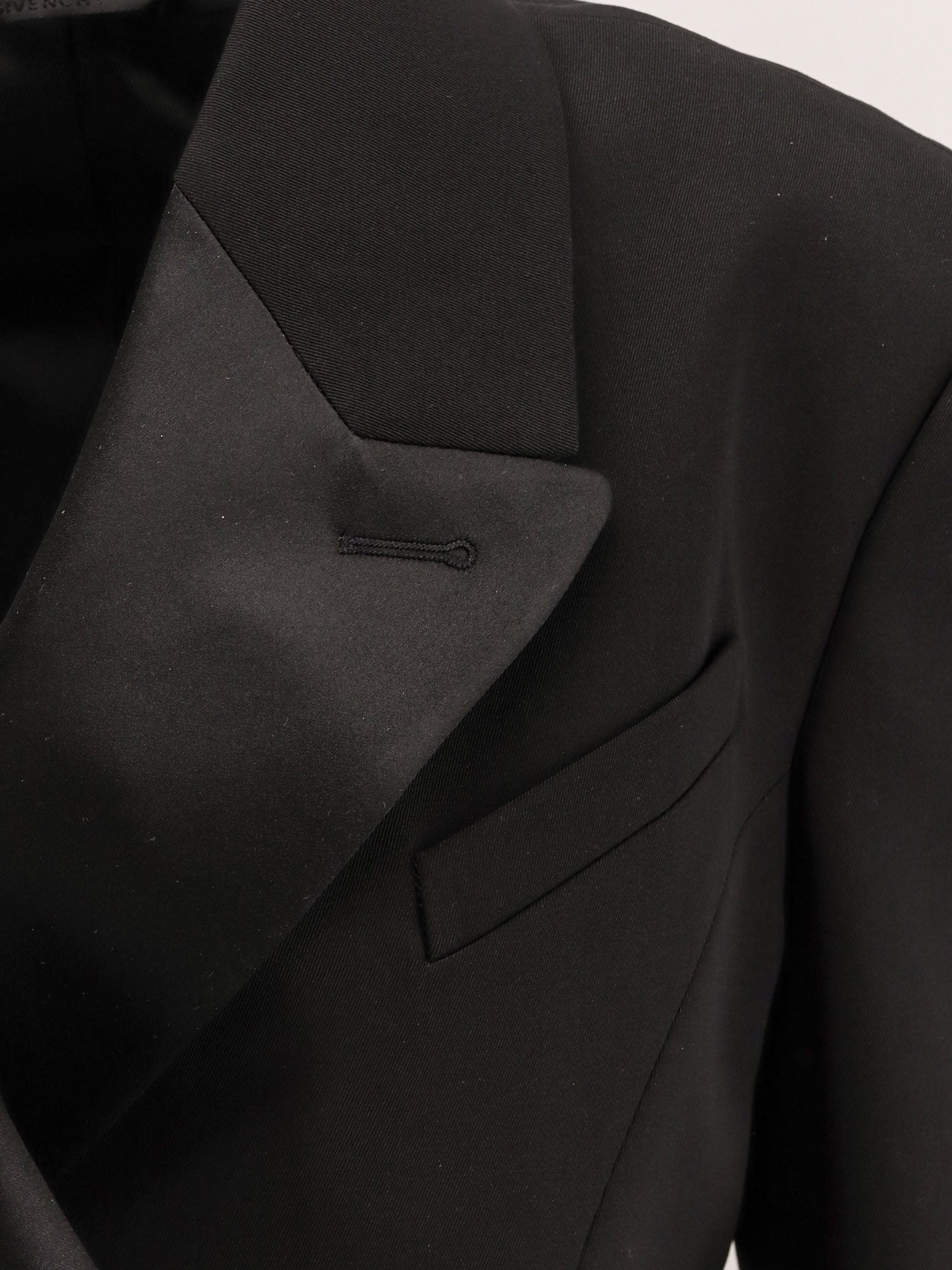 Tuxedo balzer with satin lapel
