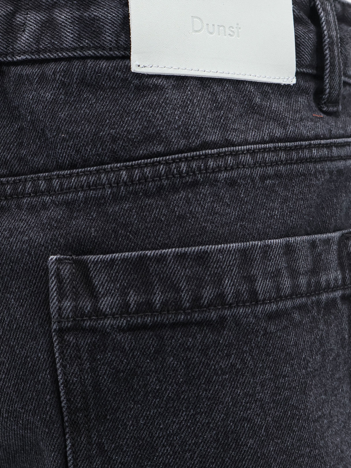 Bermuda in black denim