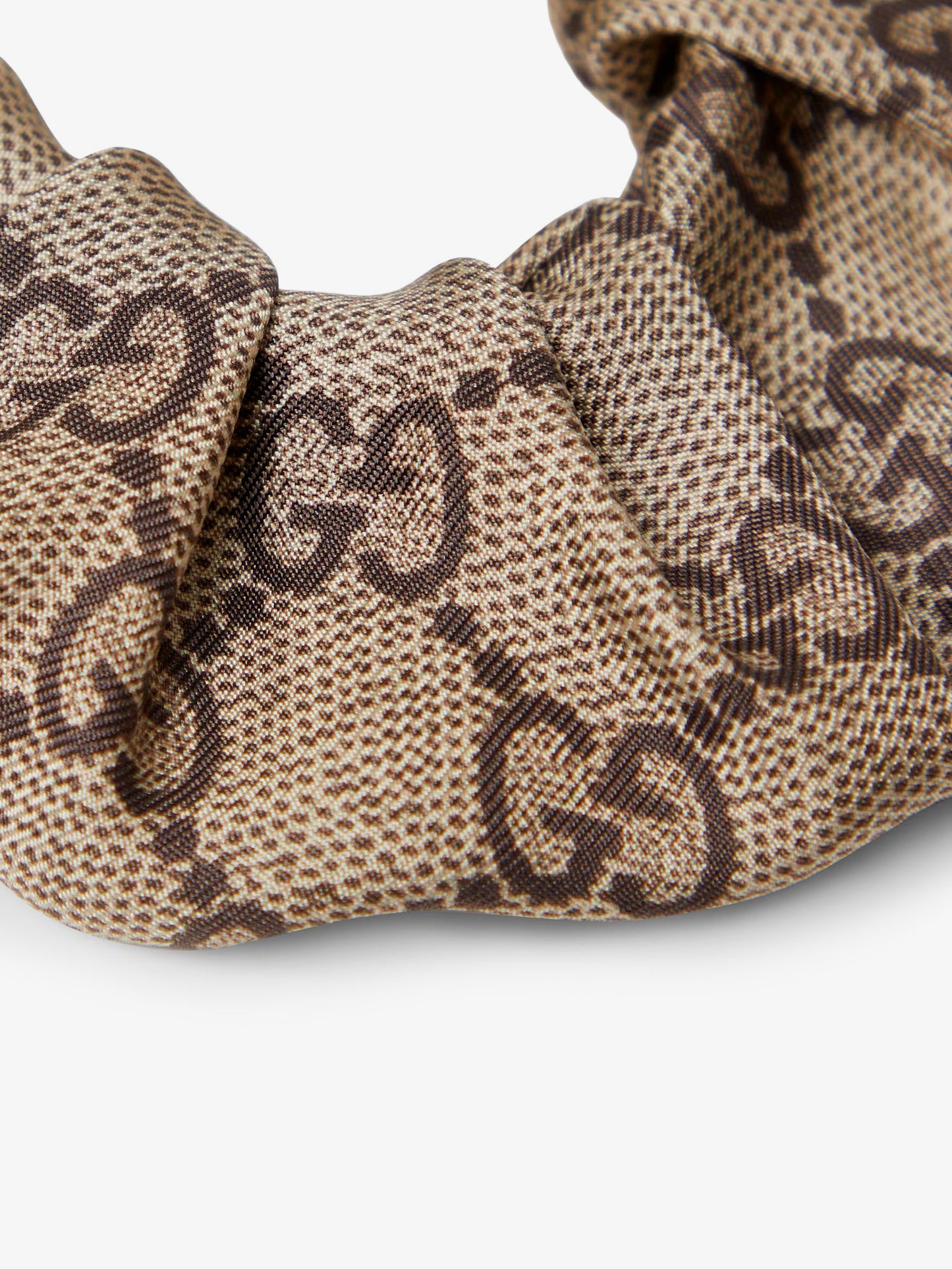 Silk elastic with GG motif