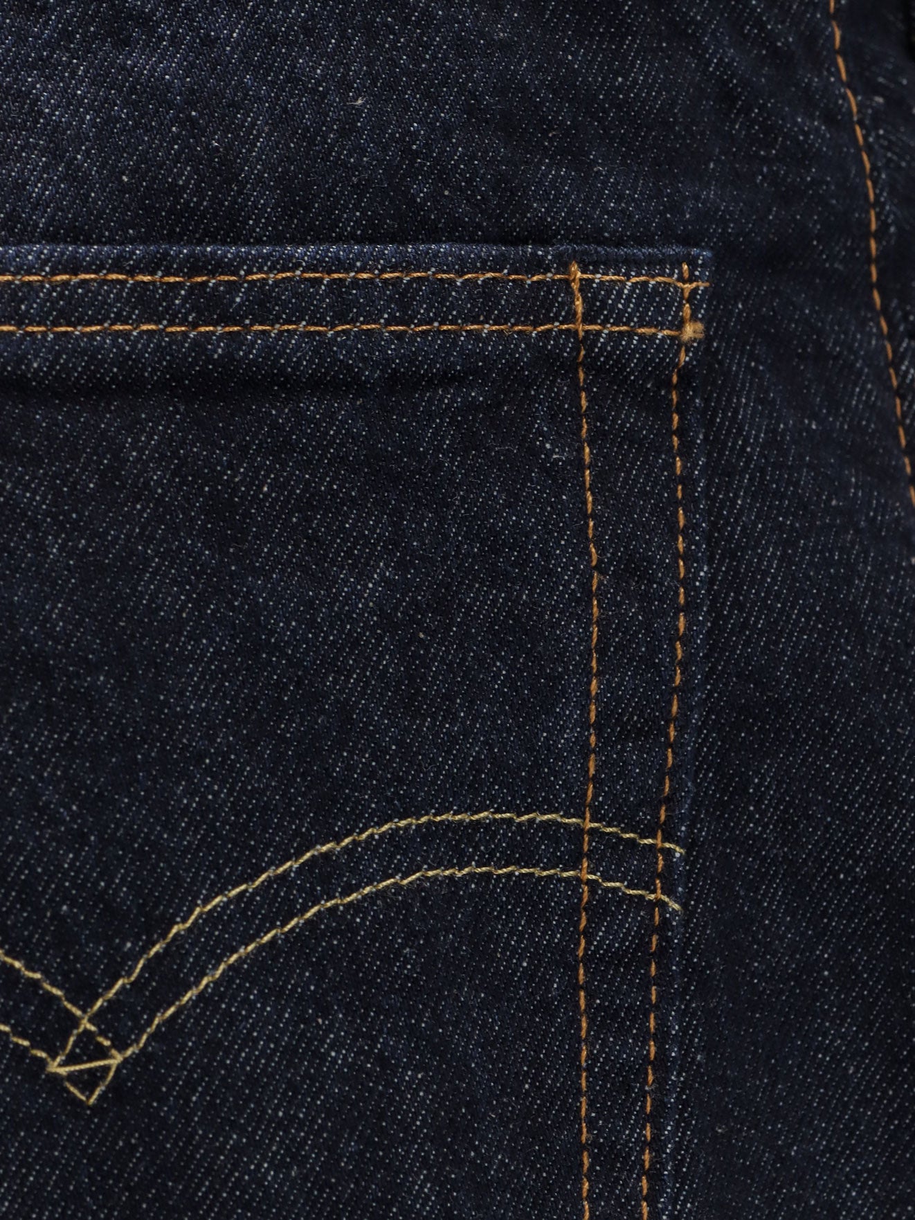 555 Relaxed Straight Jeans