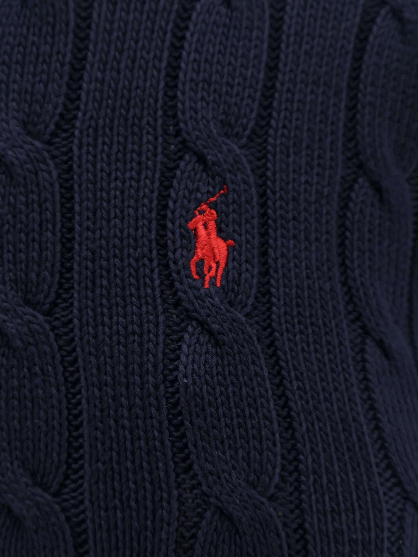 Maglia in cotone a trecce