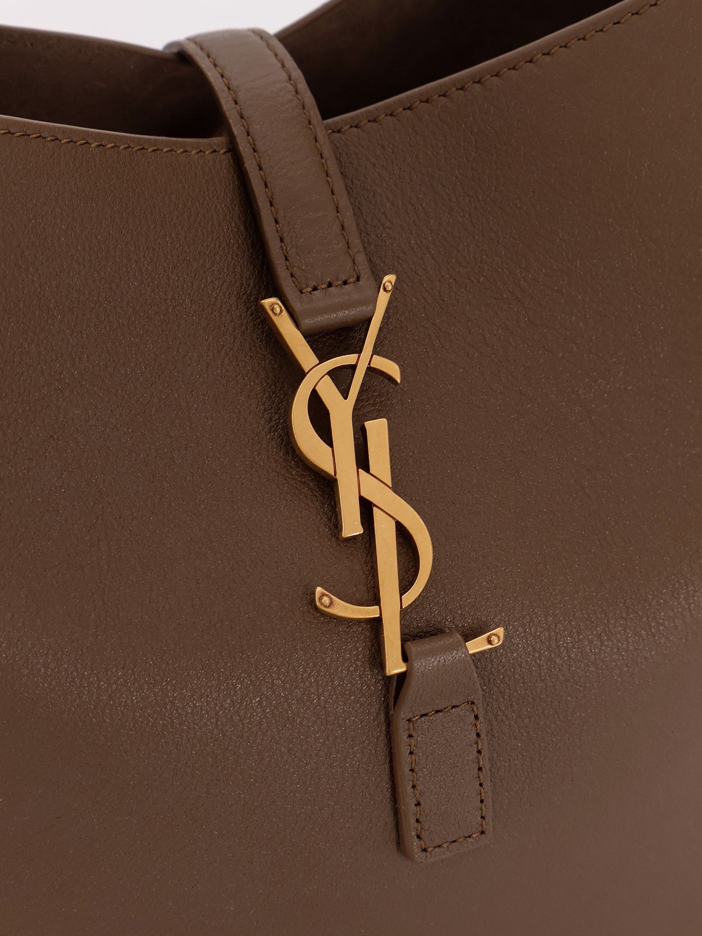 Le 5 à 7 Small leather shoulder bag