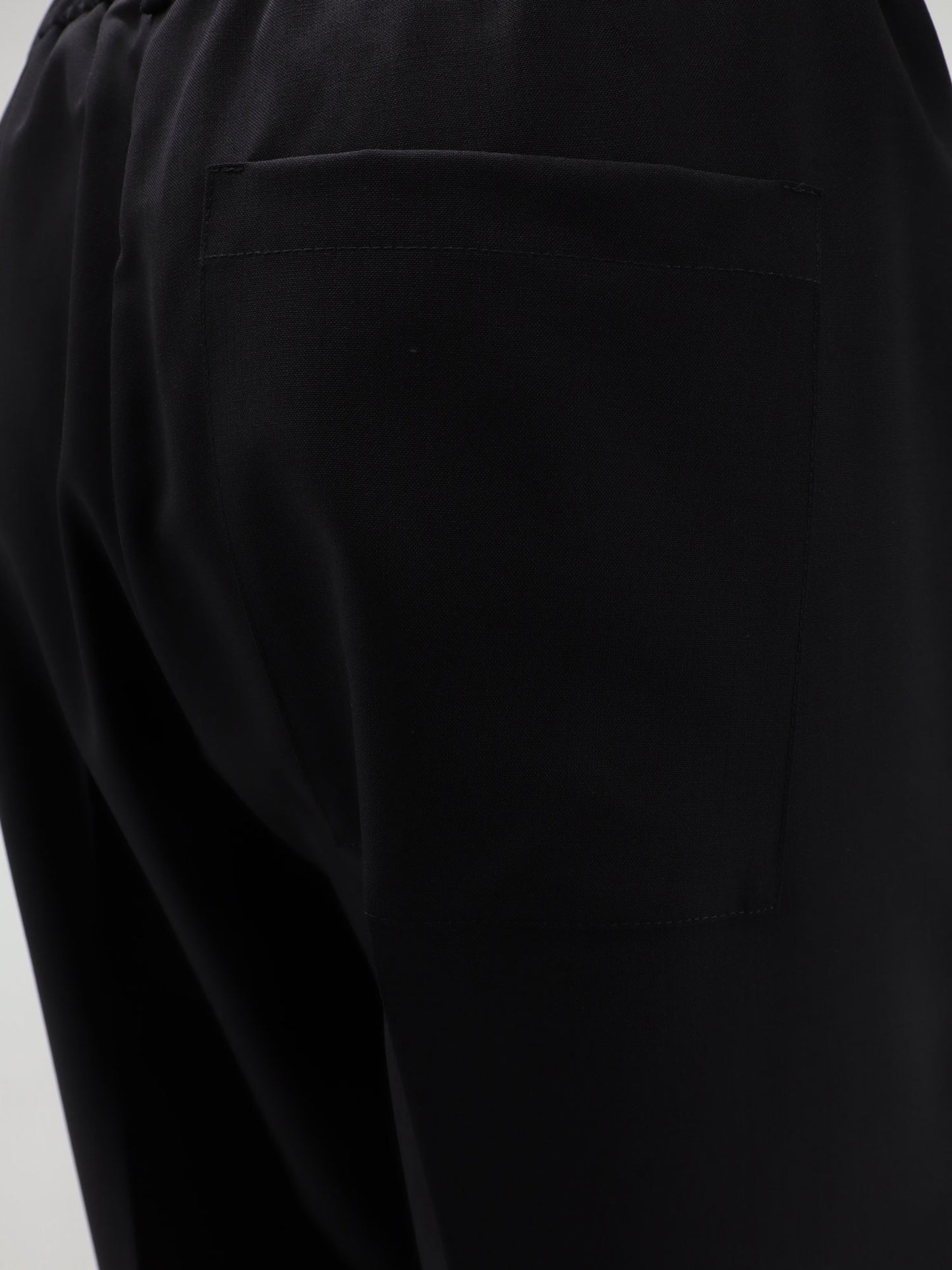 Pantaloni a sigaretta in lana vergine