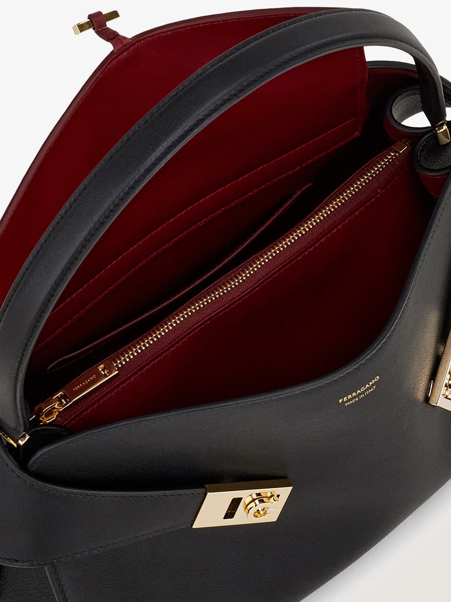 Hug Soft M leather shoulder bag