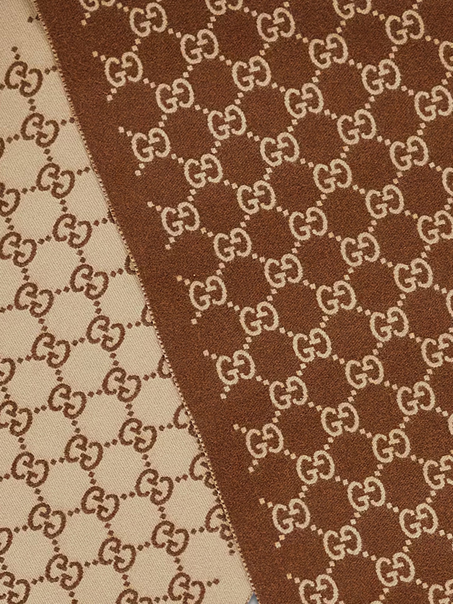 Sciarpa in cashmere con stampa GG