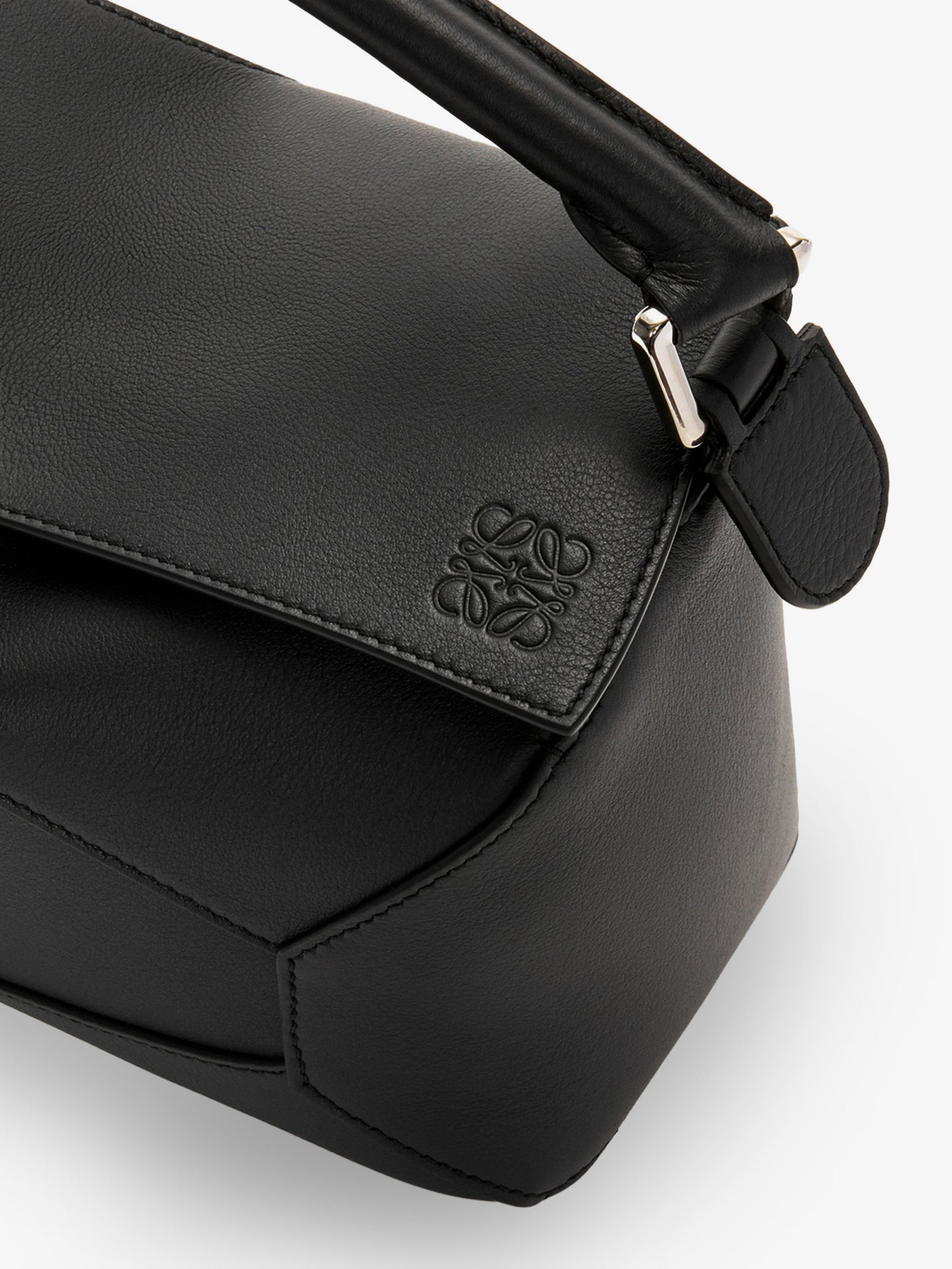 Puzzle Edge leather handbag with engraved Anagram logo