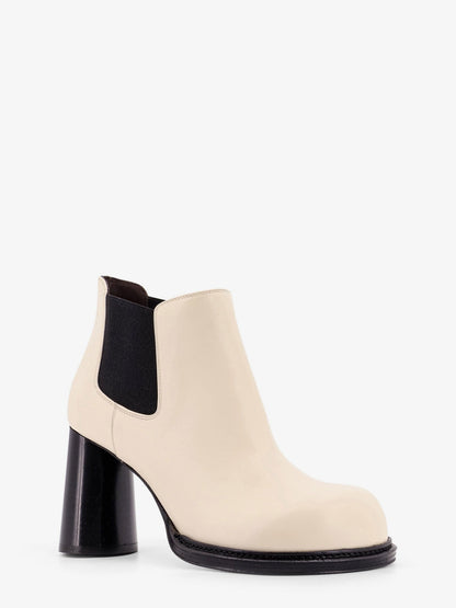 Leather ankle boots thumbnail