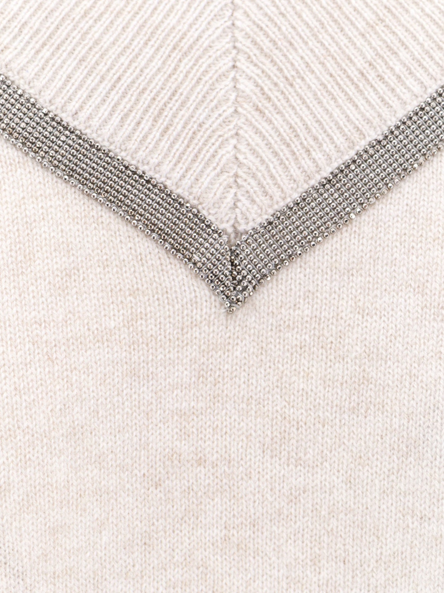 Maglia in cashmere con profilo monile
