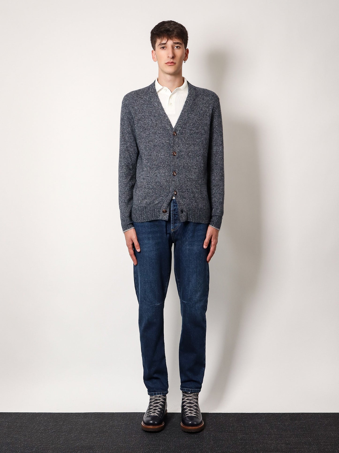 Leisure fit jeans with logo embroidery