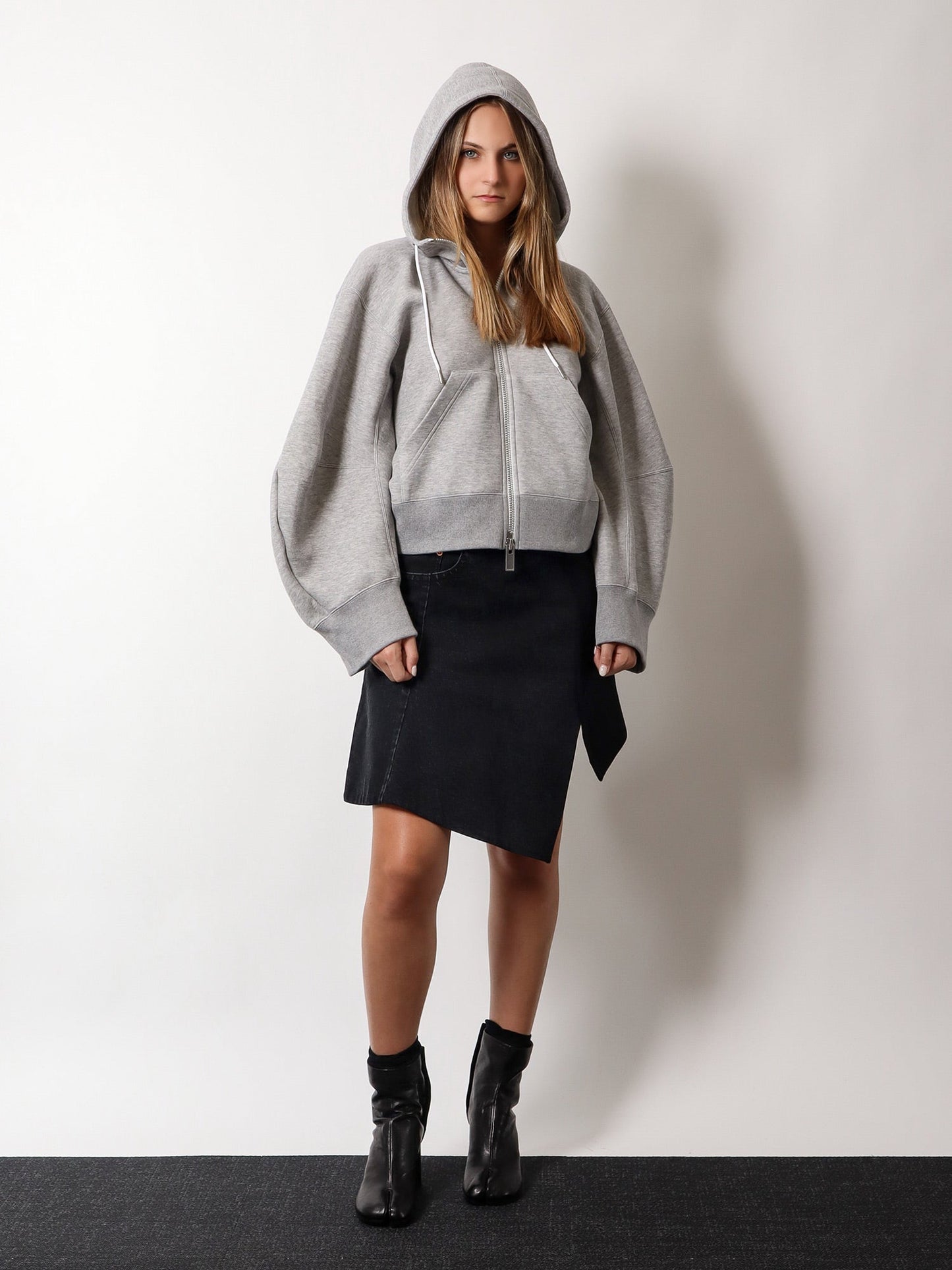 Wool skirt with wool insert