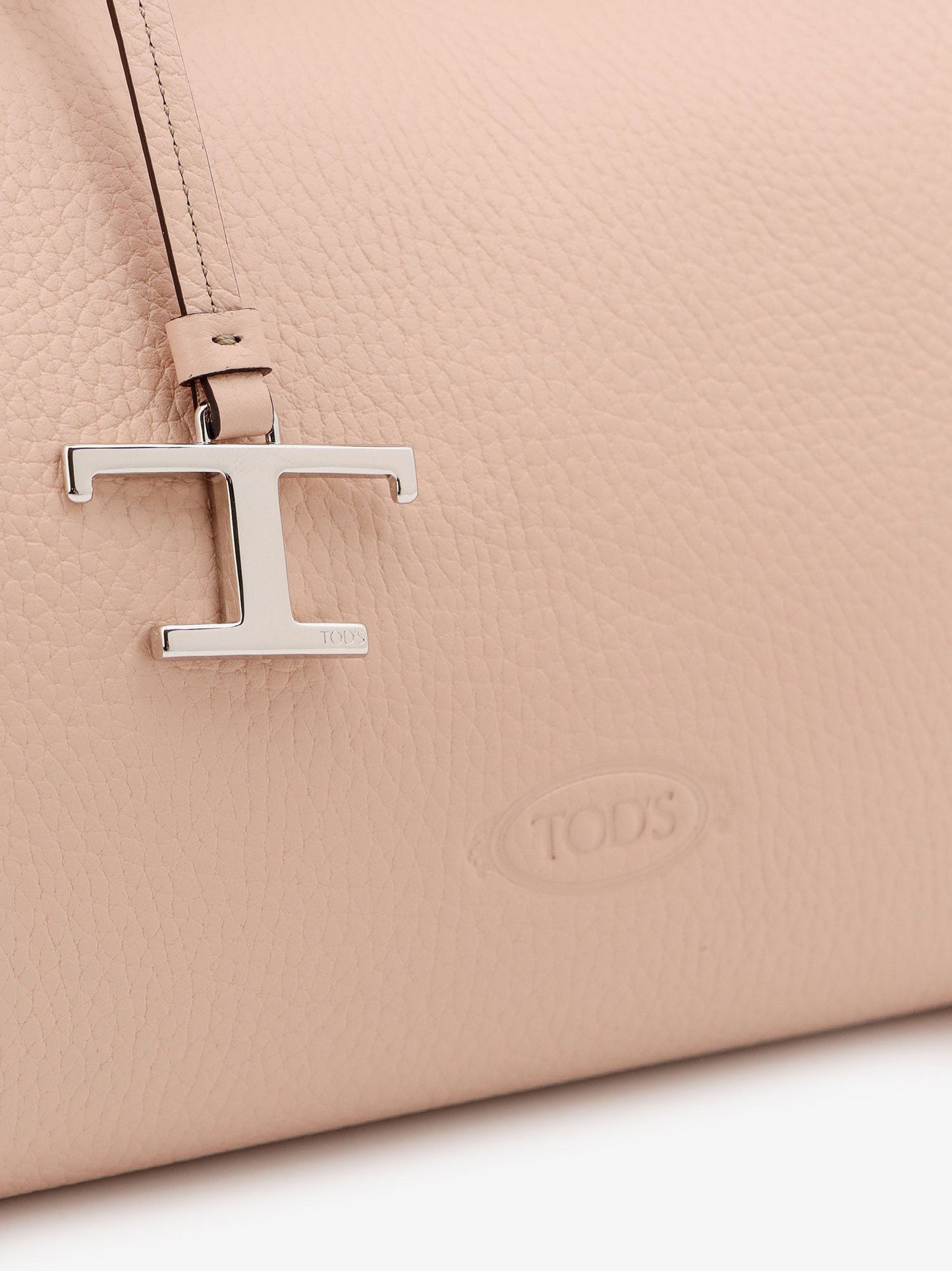 Leather handbag with T timeless detail