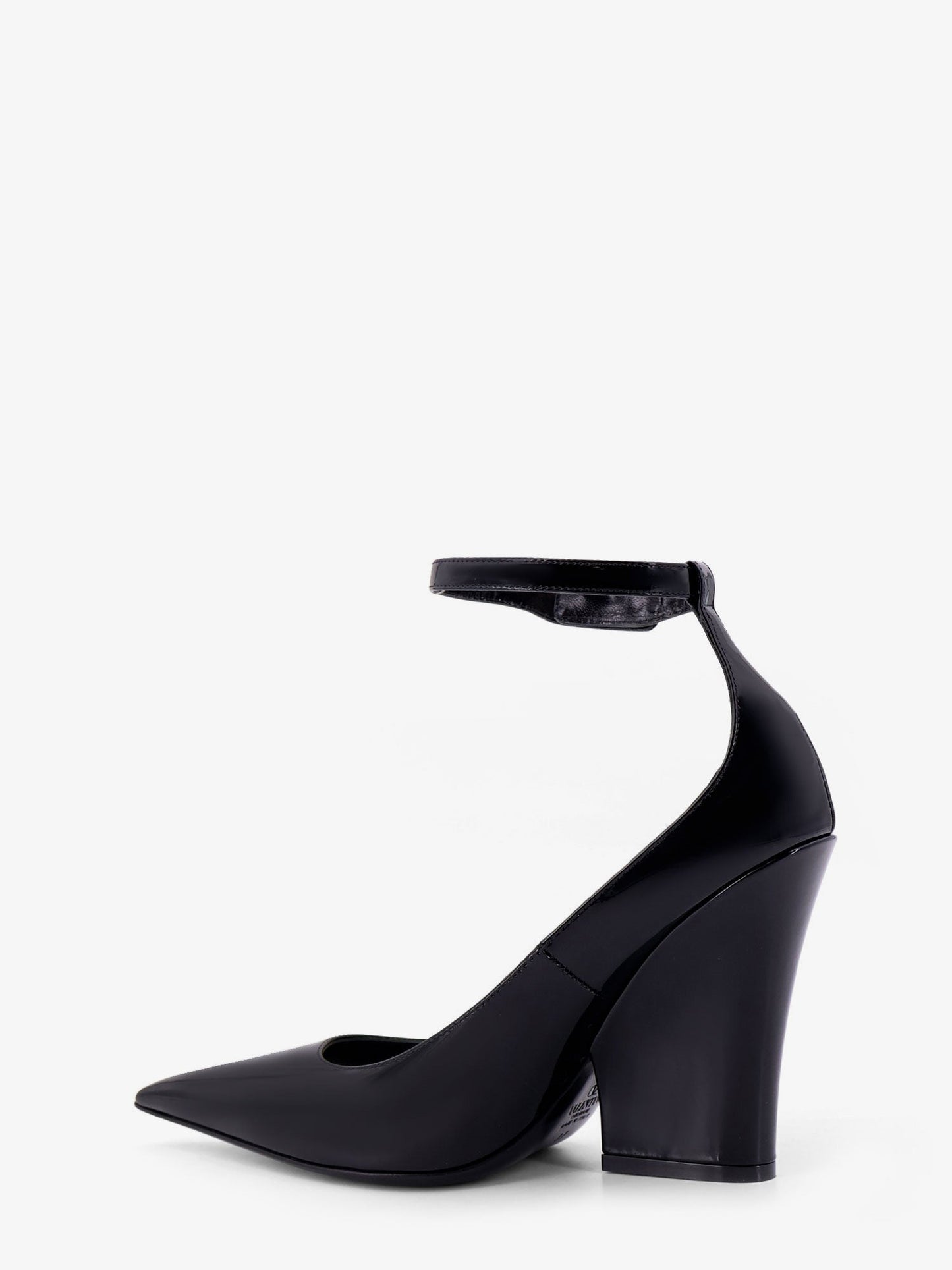 Patent leather décolleté with VLogo the bold buckle