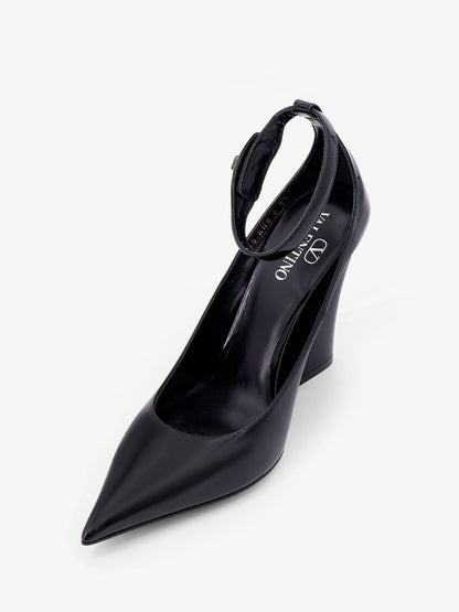 Patent leather décolleté with VLogo the bold buckle thumbnail