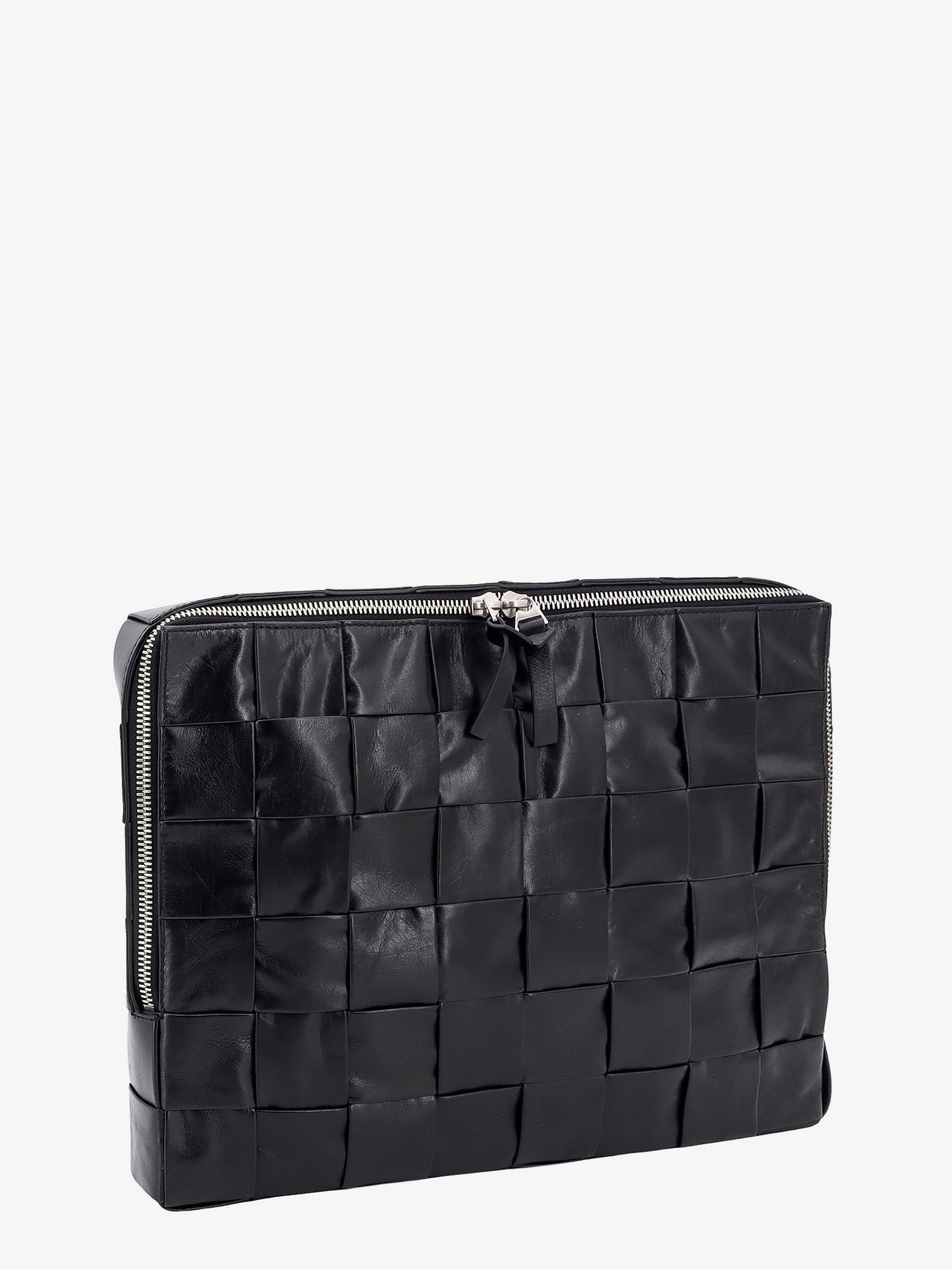 Clutch in pelle con motivo intrecciato