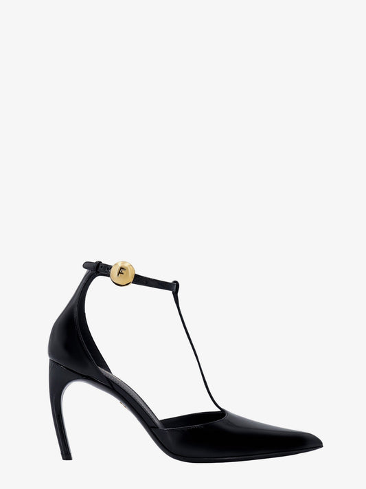 Patent leather décolleté