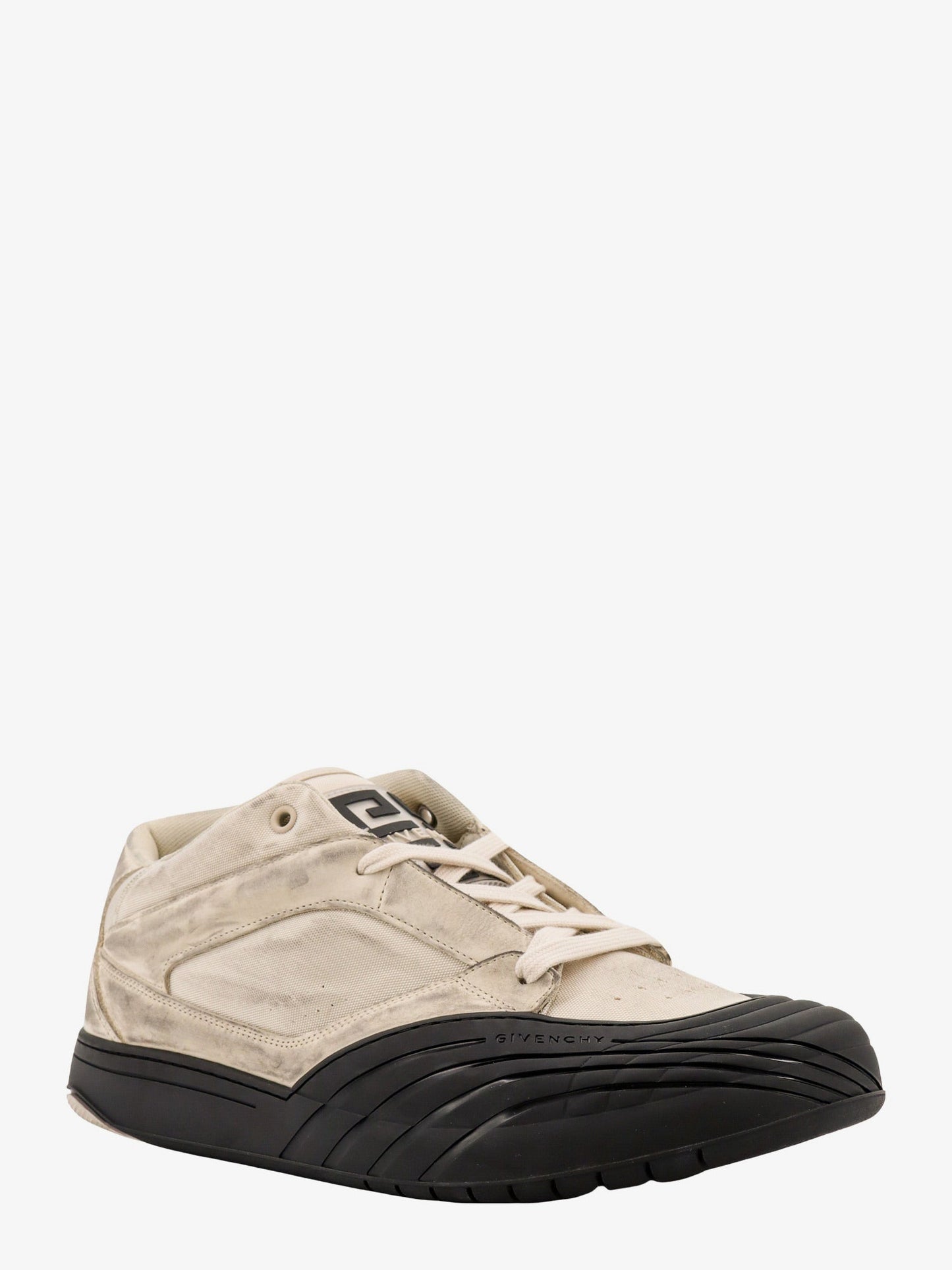 Nabuk and synthetic fiber sneakers