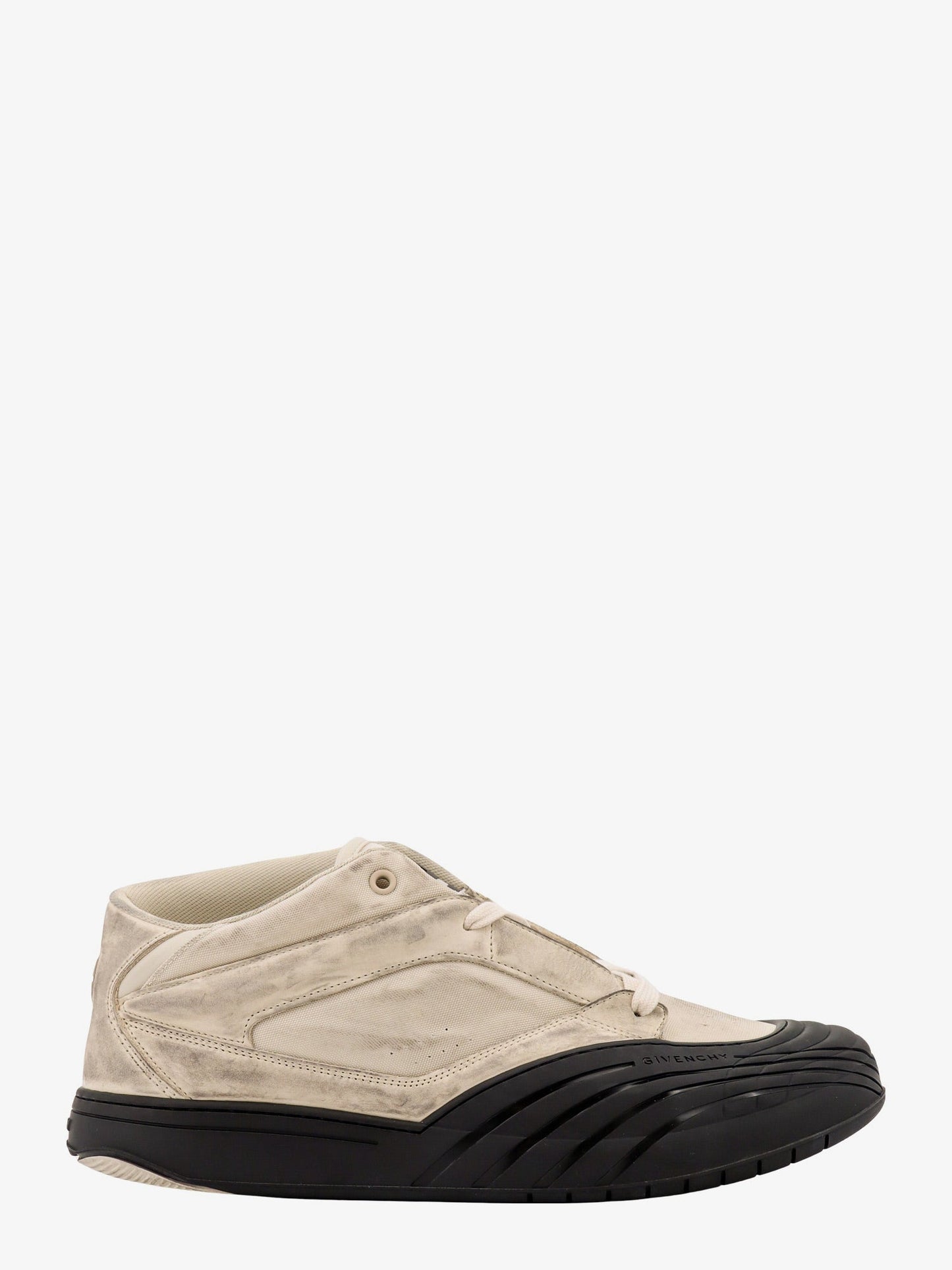 Nabuk and synthetic fiber sneakers