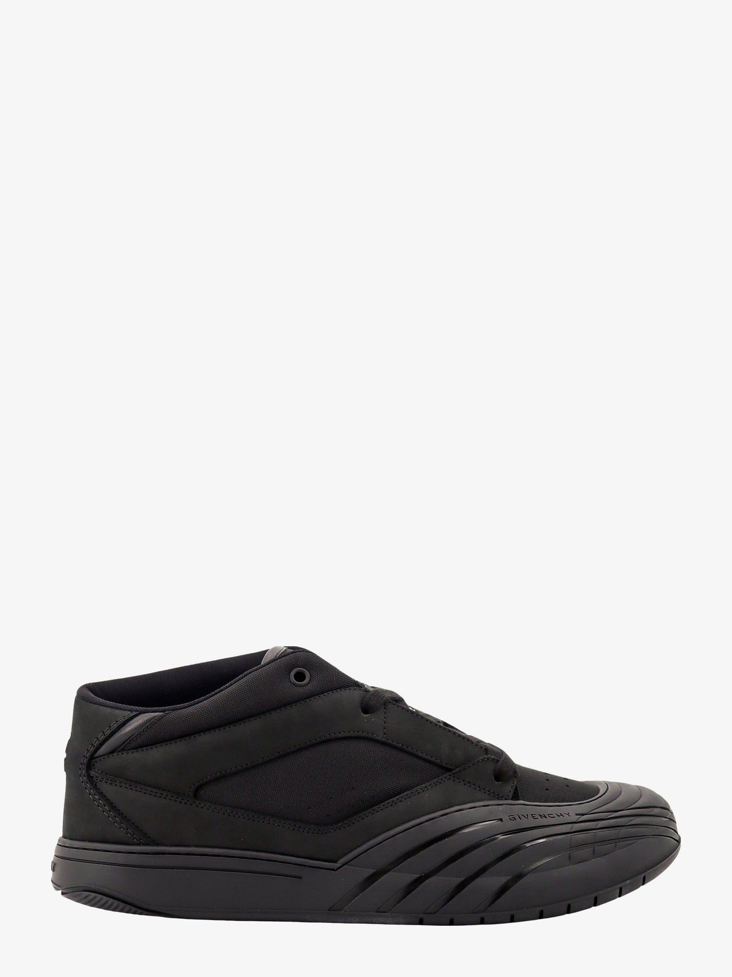 Nabuk and synthetic fiber sneakers