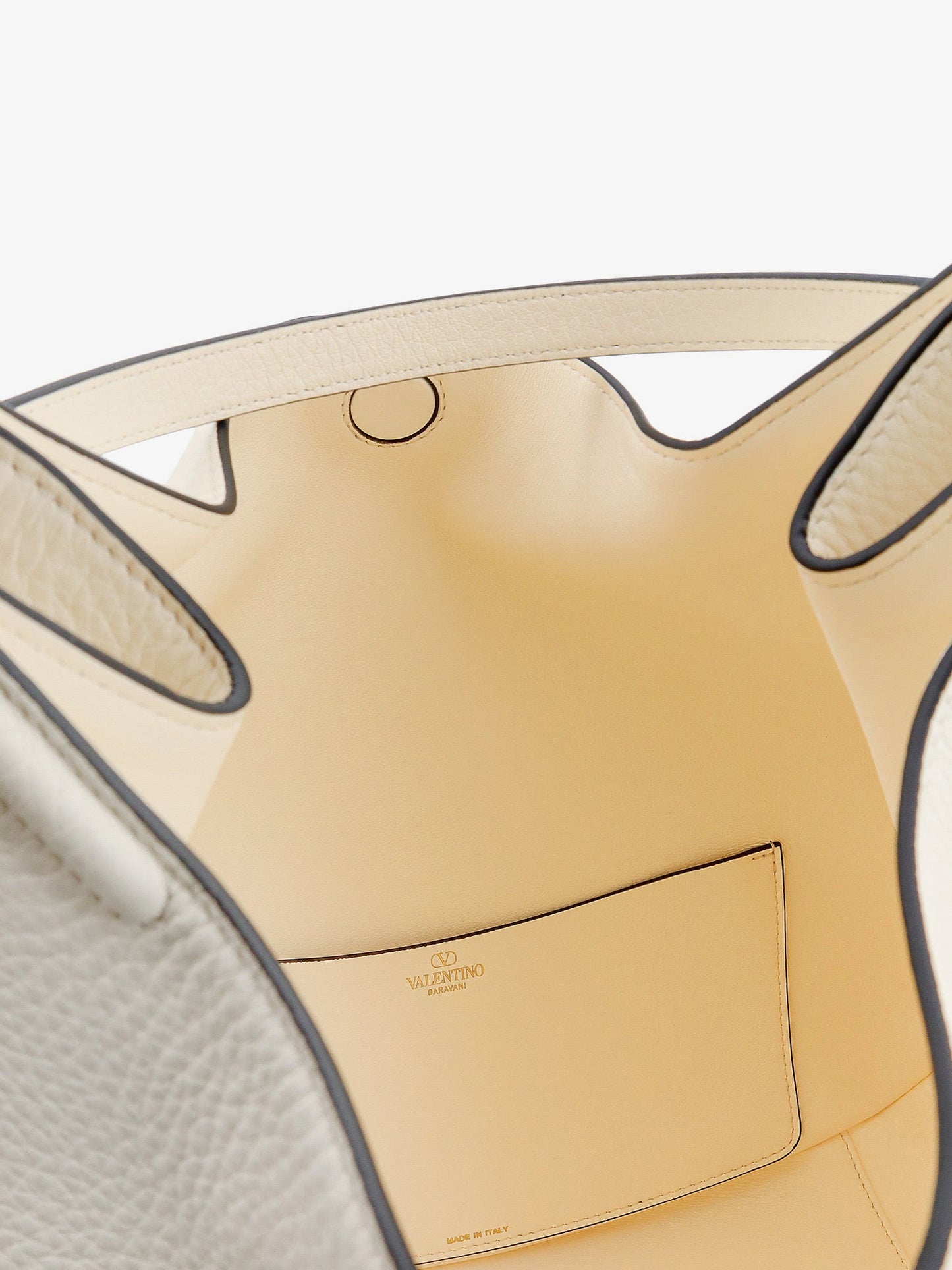 Leather shoulder bag with VLogo signature detail