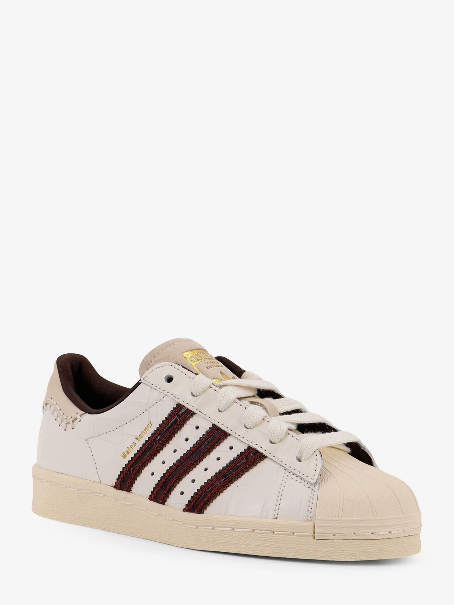 WB Superstar leather sneakers withlettering logo on the side