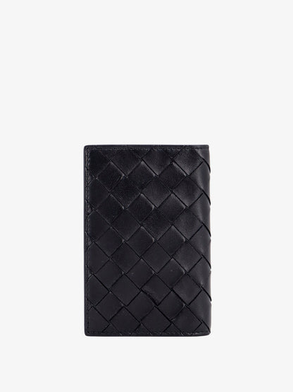 Leather passport case with Intrecciato motif thumbnail