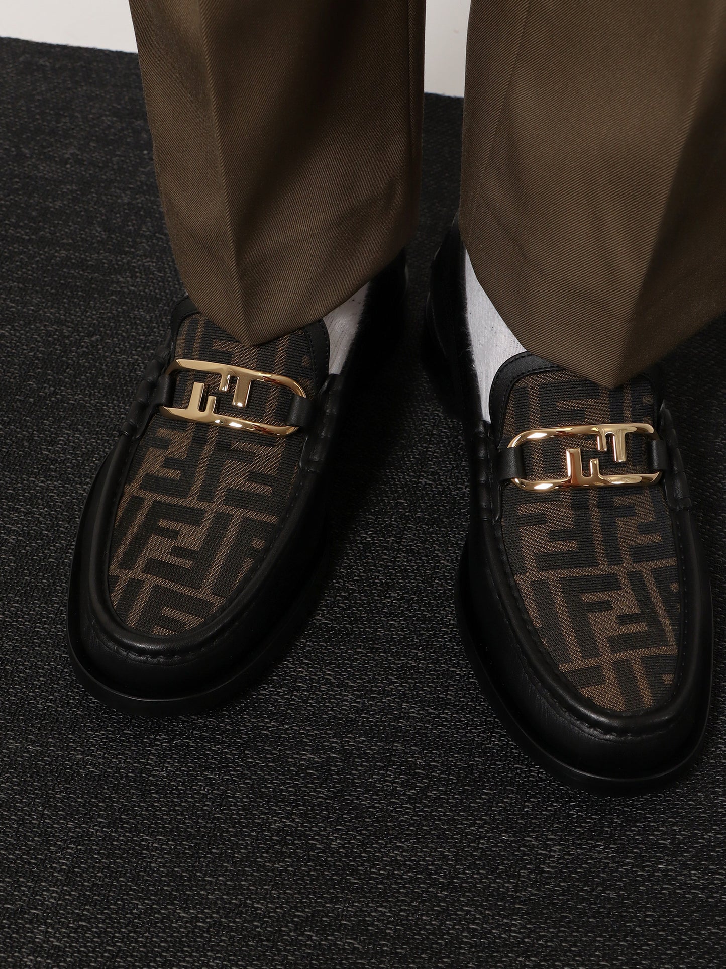 Mocassino Fendi O' Lock in pelle con inserto FF