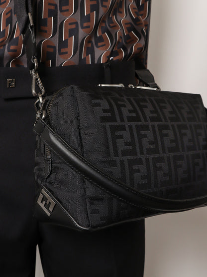 Borsa a tracolla Fendi Lui Medium in nylon FF thumbnail