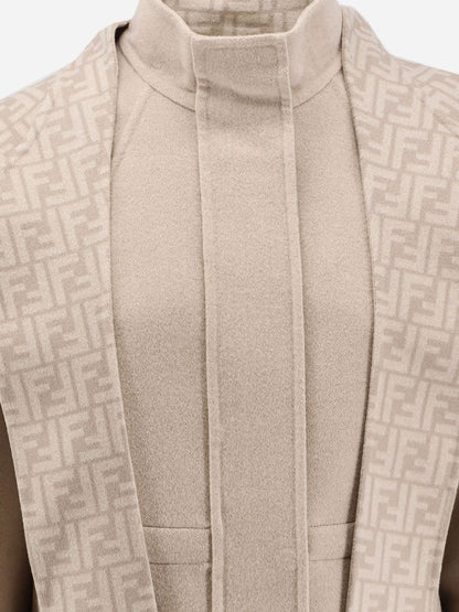 Cappotto in lana vergine thumbnail