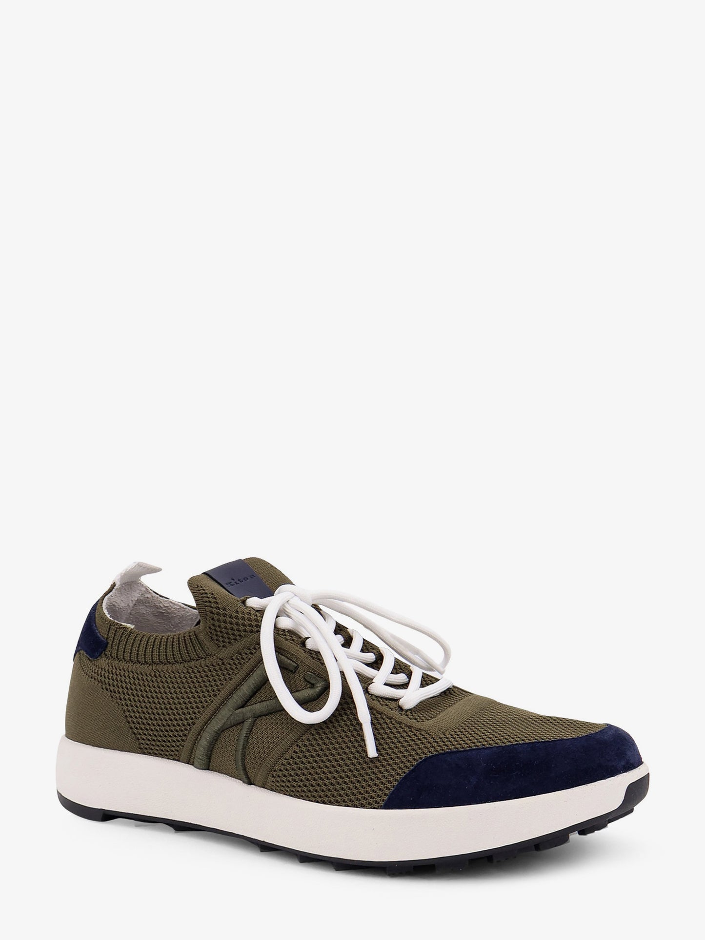 Low-top mesh sneakers with suede profiles