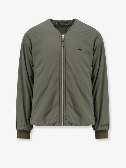 Giubbino in nylon con patch logo in metallo frontale thumbnail