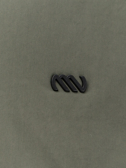 Giubbino in nylon con patch logo in metallo frontale thumbnail