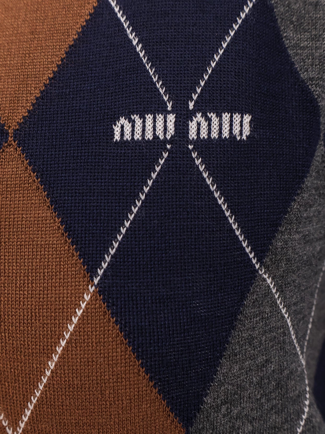 Maglia in lana vergine