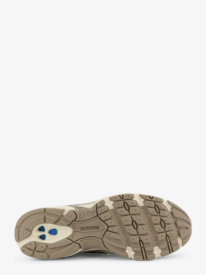 740 mesh sneakers with leather inserts thumbnail
