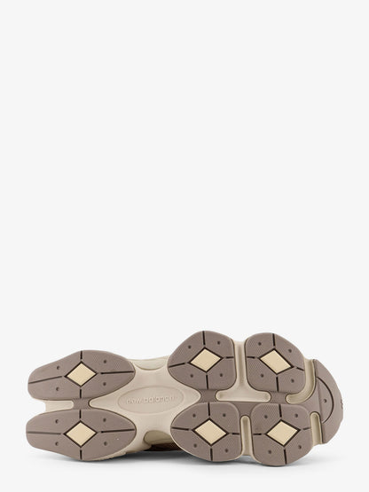 9060 mesh and suede low-top sneakers thumbnail