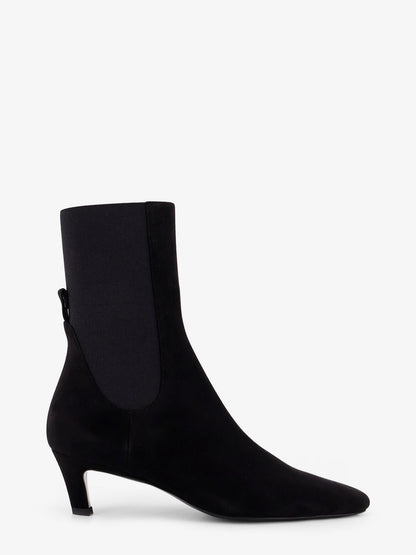 Suede boots thumbnail