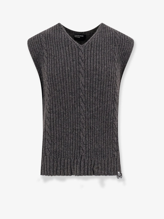 Cachemere vest with destroyed effect