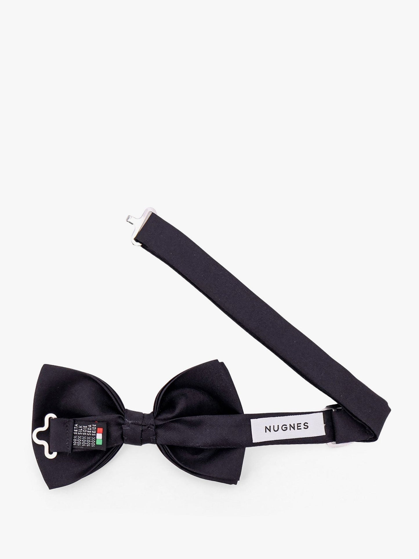Silk bowtie
