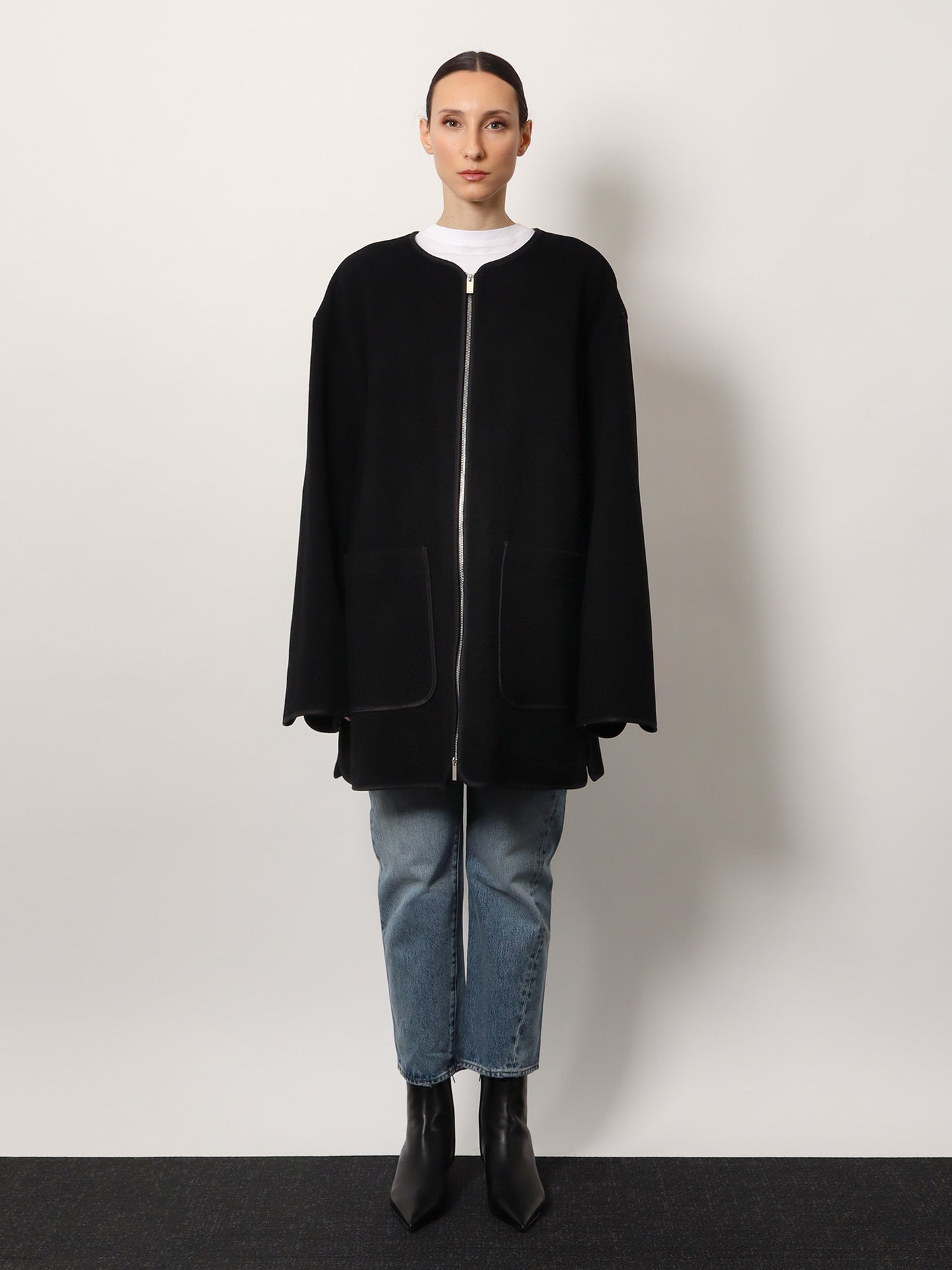 Wool blend coat with lateral slits