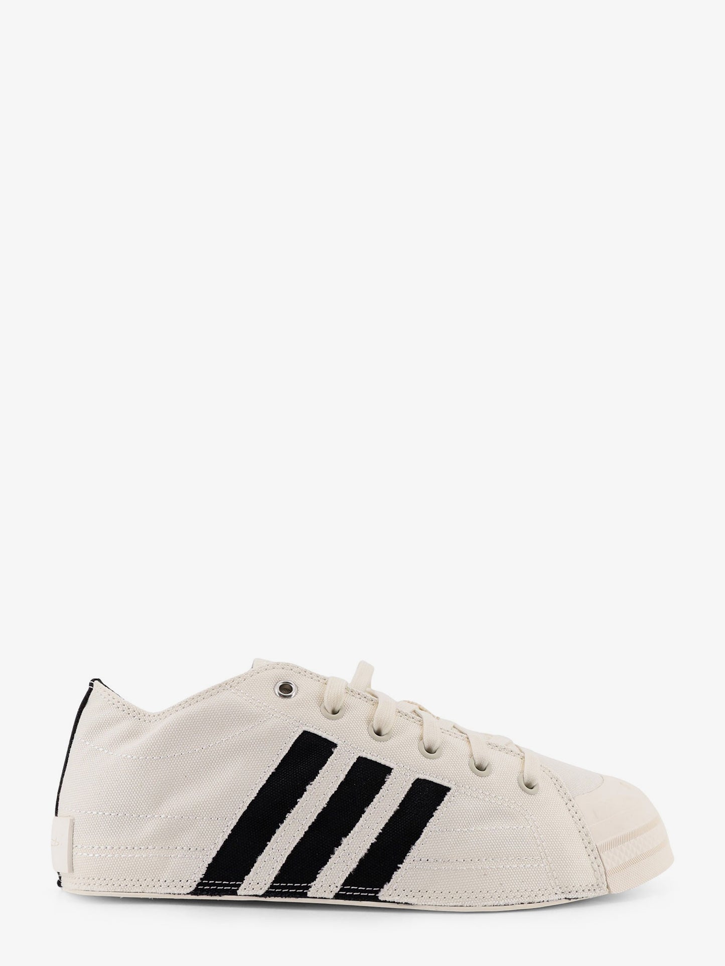 Canvas sneakers with logo on the side