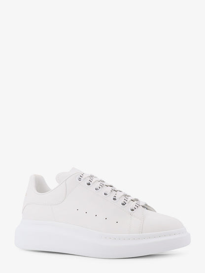 Low-top leather sneakers thumbnail