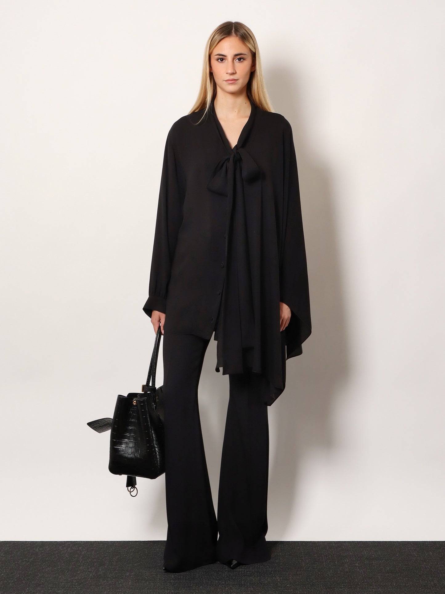 Camicia in seta con fiocco