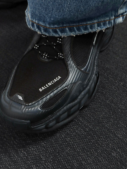 Sneakers Triple S.2 Gradient in mesh con inserti in nylon effetto used thumbnail
