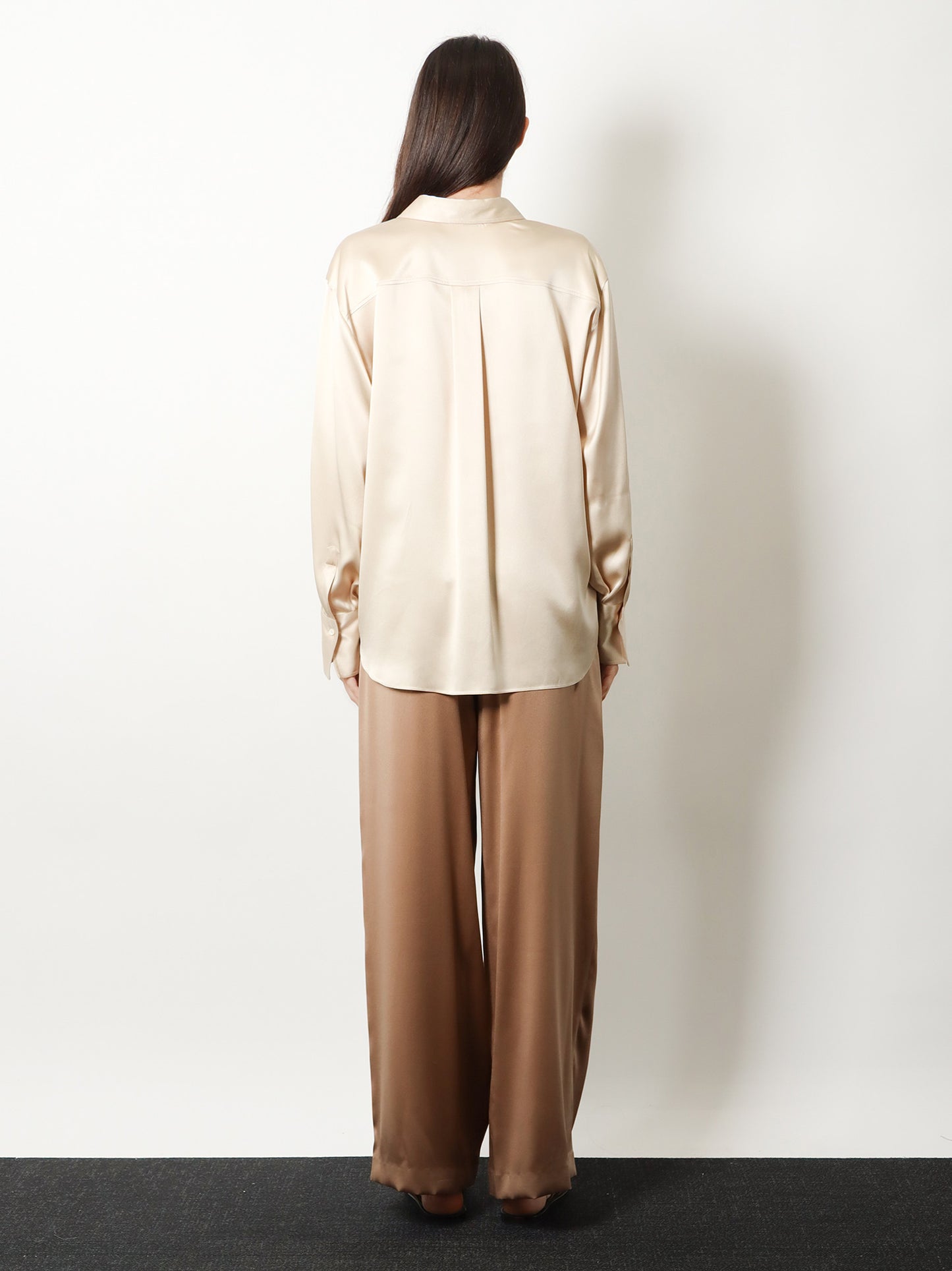 Silk shirt with Monili detail