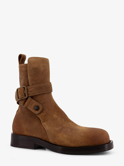 Suede boots thumbnail