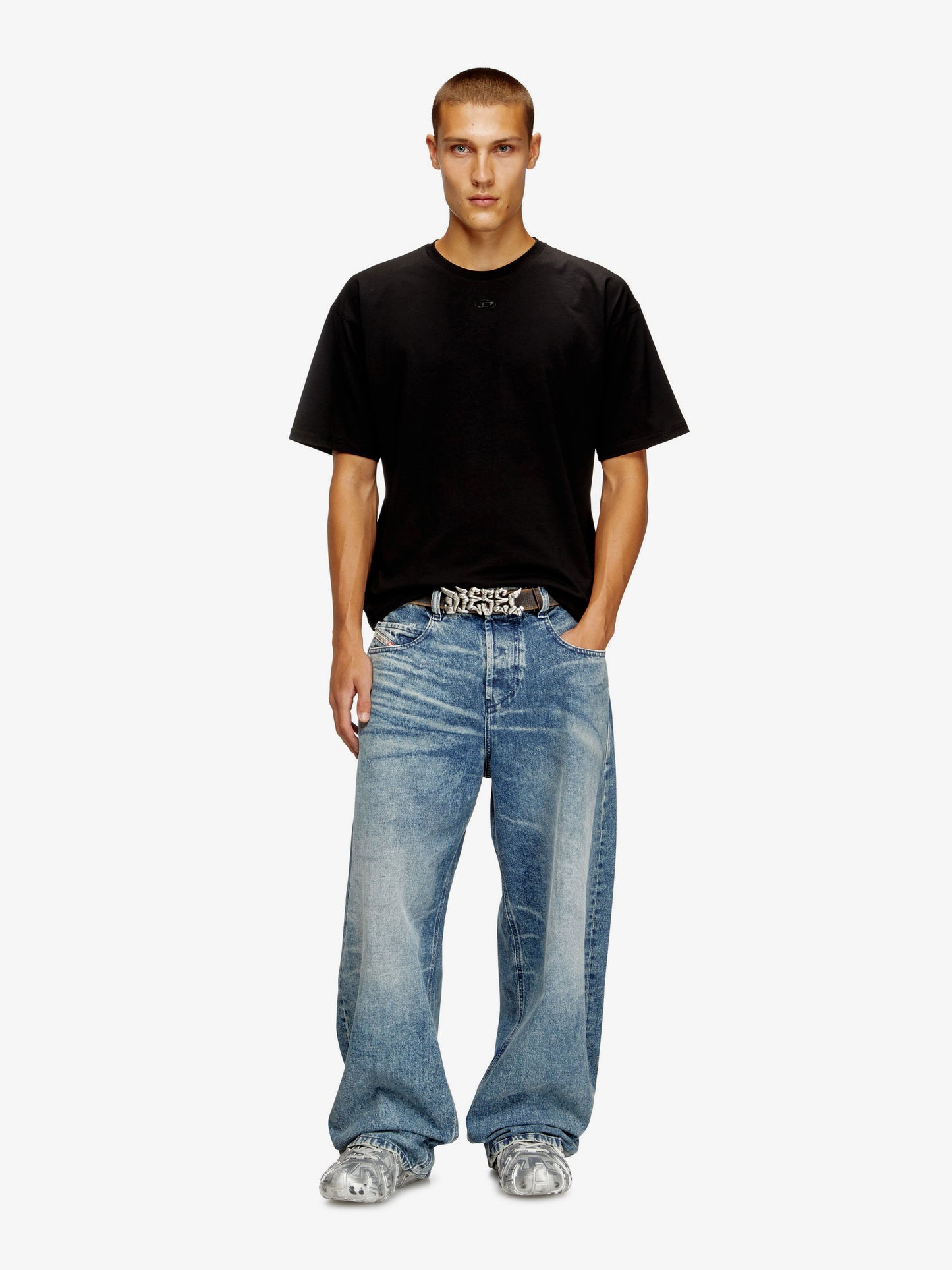 Cotton T-shirt with embroidered logo on the front