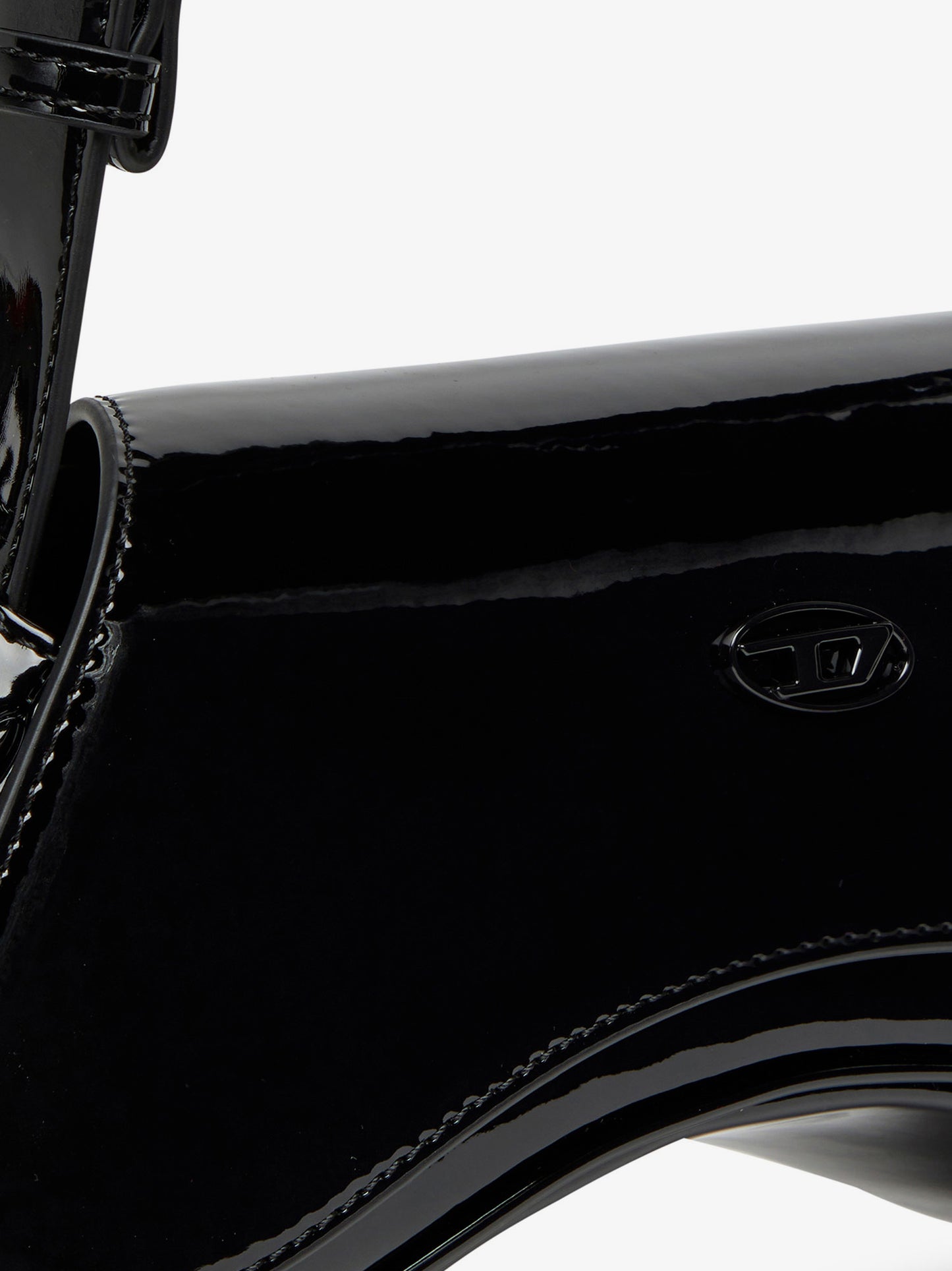 Borsa Play Crossbody in vernice